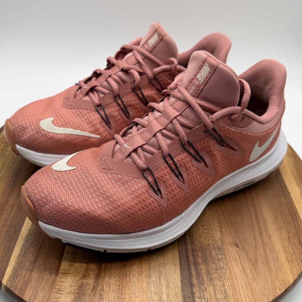 Nike Quest Women's Size 6 1/2 Running Shoes Pink   0488